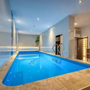 La - Piscine / Karaoke / Jeux Villa